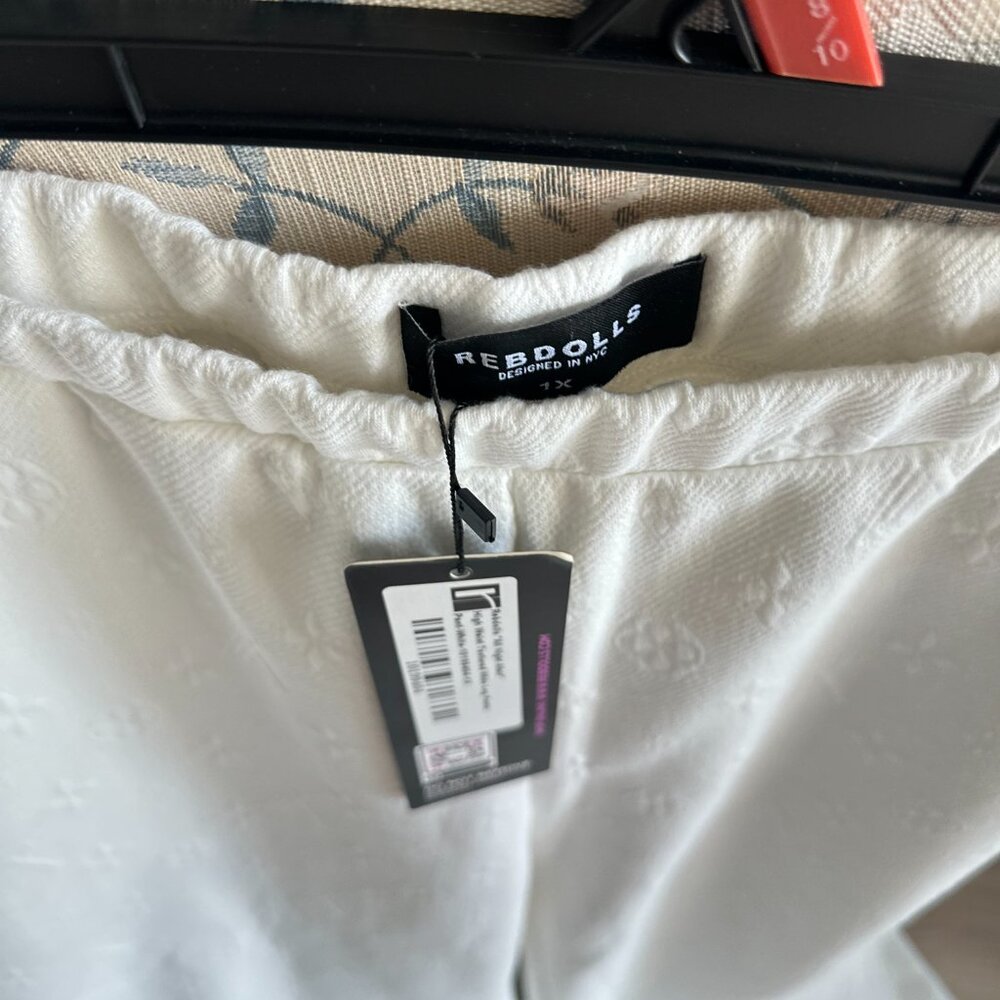 A MUST BUY! TRENDY, STYLISH, Spring, Summer, Fall OR Winter, WINTER WHITE! - Picture 4 of 9
